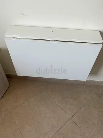 Foldable table