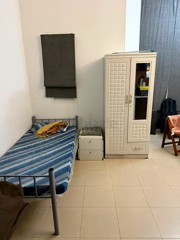 Executive bed space for rent with parking on additional pay
