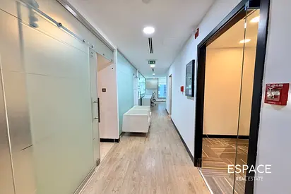 Luxury | Vacant on Transfer | Prime Location