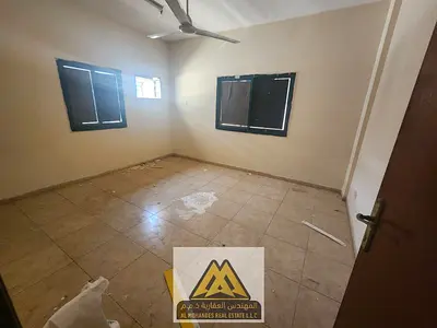 فرصة سكنية لا تعوض في النخيل بالكورنيش شقة غرفة وصالة مساحة كبيره