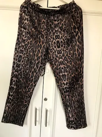 Leopard print womens lounge joggers - new