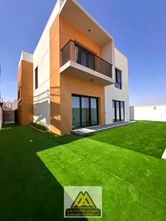The most beautiful villas and the finest finishes, 2 parking spaces, a fully serviced complex, swimm
