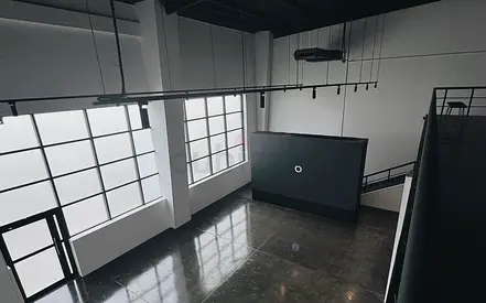 Large LED Display Screen | Good Working Condition (Standalone Unit 4K)Studio Screen: 5.12m x 2.88m