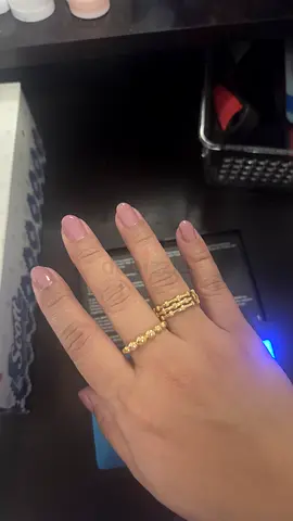 Womens Rings in 18K gold setting