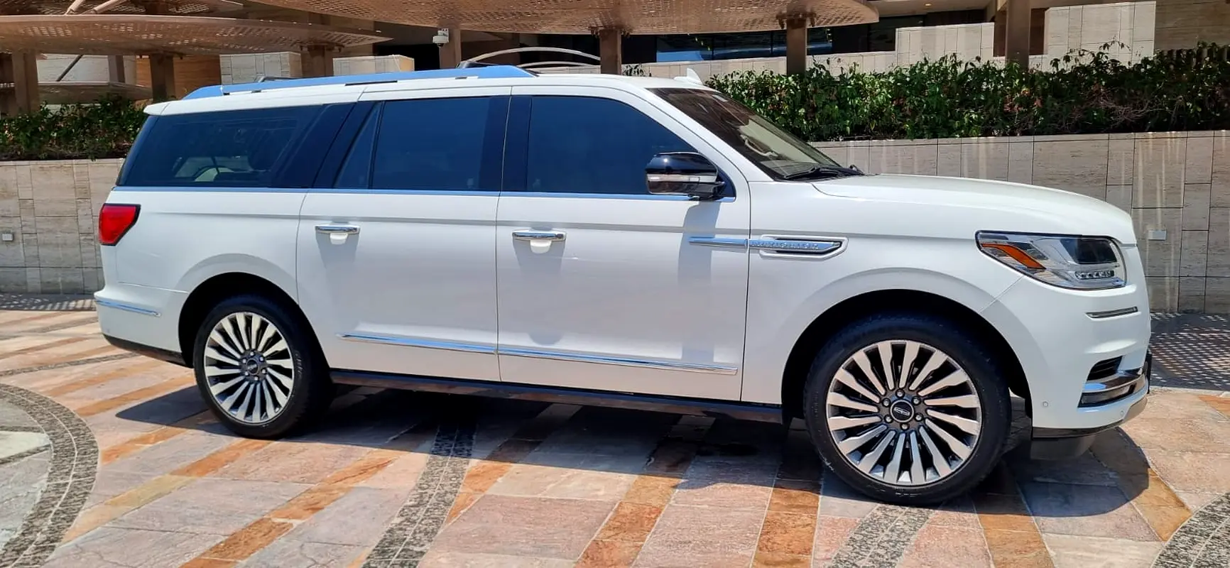 Lincoln Navigator 2020 — photo 1 of 4