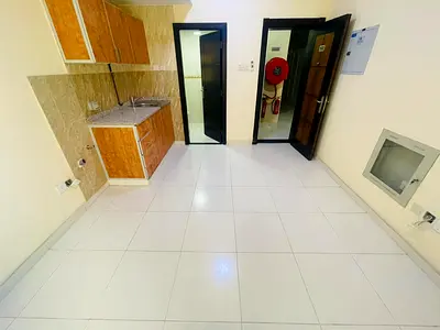 SPACIOUS STUDIO FLAT WITH SPLIT AC CENTRAL GASS NEAR LULU HYPER MARKET