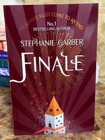 Finale by Stephanie Garber (Paperback)