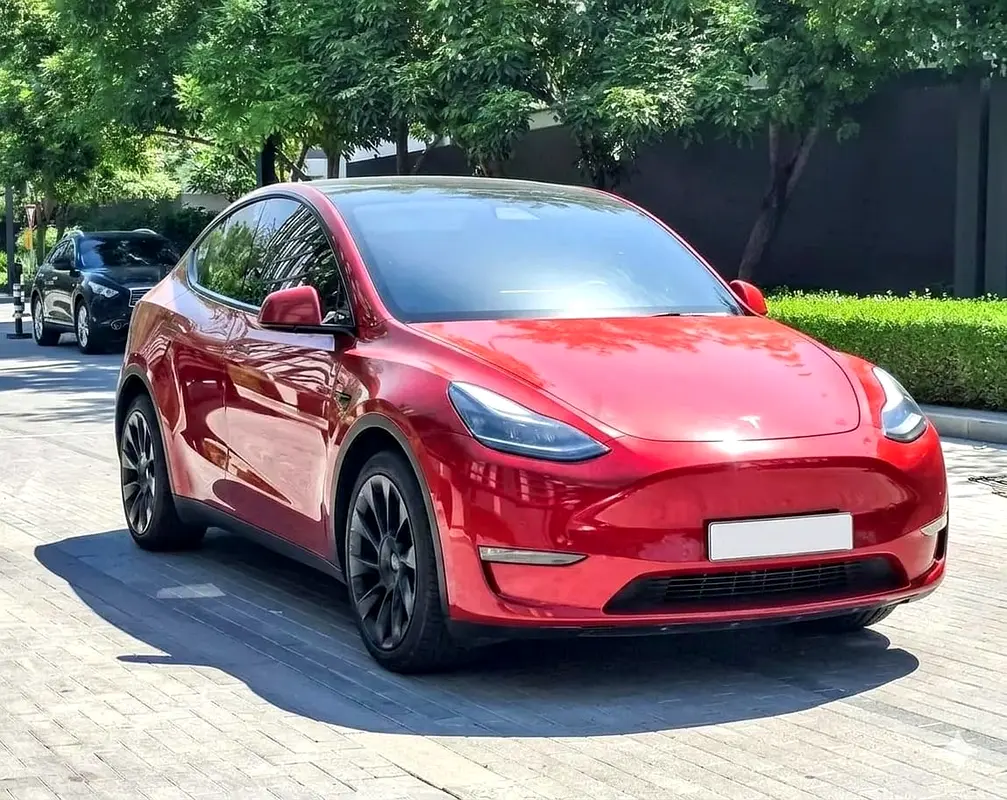 Tesla Model Y 2022 — photo 1 of 7
