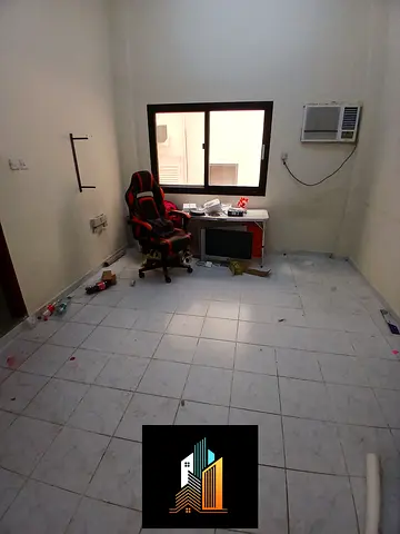Neat and clean apartment, family building - Premium location with free parking
