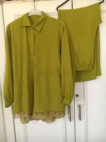 Light Green Embellished Long Sleeve Tunic with Matching Trousers - Slightly Used
