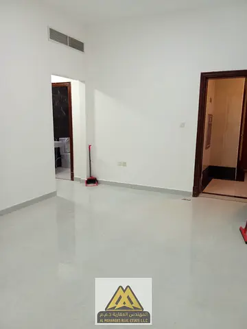 Spacious Layout Central Air Conditioning Good Finishing A spacious 1-bedroom apartment is available for annual rent in Liwara -1