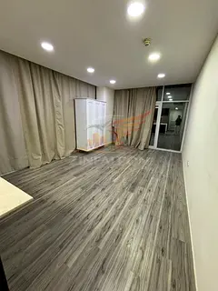 Renovated unit| CORNER FRONT UNIT| HUGE LAYOUT
