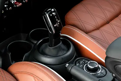 صورة 10 لـ 2023 MINI COOPER