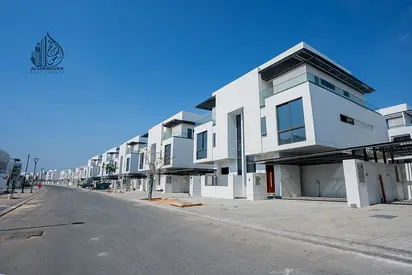 Luxurious Four bedrooms/spacious and luxurios living with contemporary design