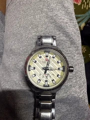 Naviforce Mens Wristwatch with Metal Strap