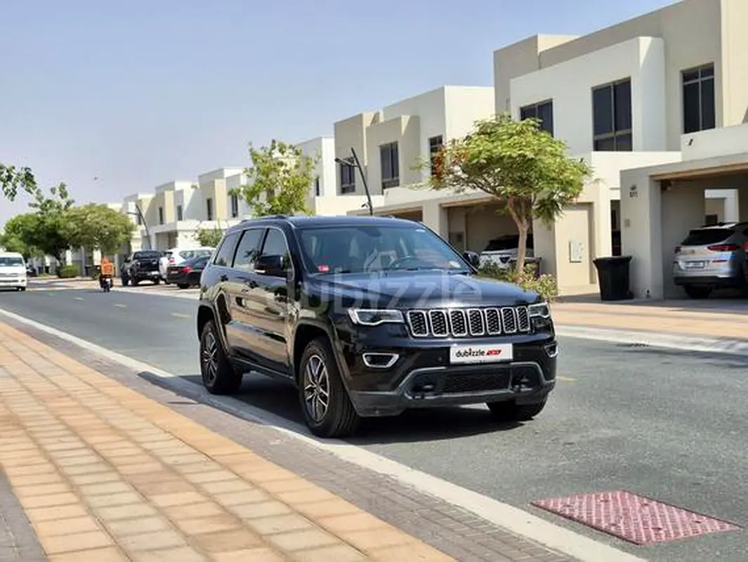 Jeep Grand Cherokee 2019 — photo 1 of 15