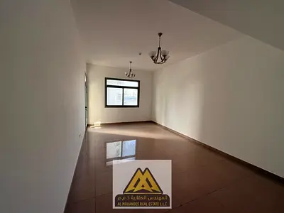 ثاني ساكن بمساحة كبيرة وتشطيب مميز، تضم 2 حمام وخزائن حائط وبلكونة، داخل بناية جديدة مخصصة للعائلات فقط، في موقع حيوي بجوار أبراج الواحة ورمادا بلاك و