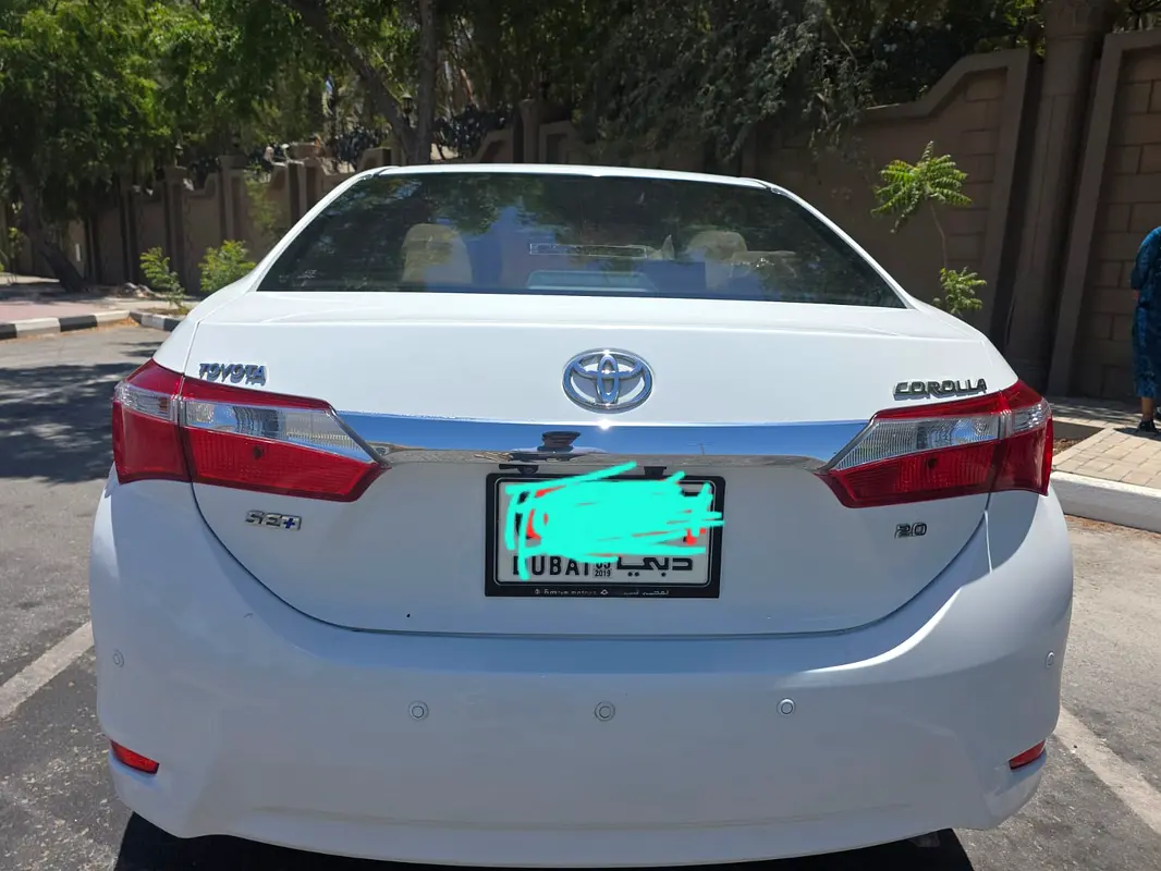 Toyota Corolla 2014 — photo 1 of 8