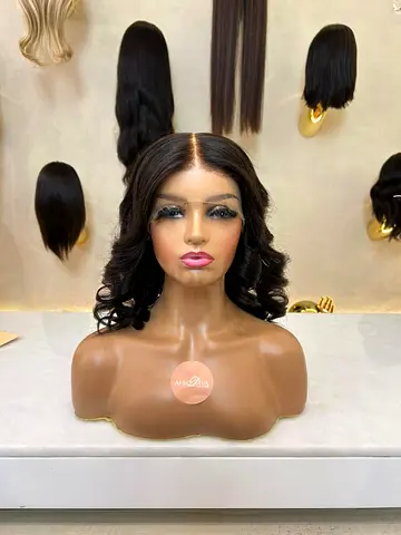 12 Signature Wavy Lace Frontal Wig - Dark Brown/Black New in box