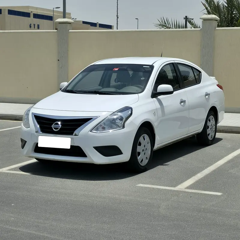 Nissan Sunny 2022 — photo 1 of 11