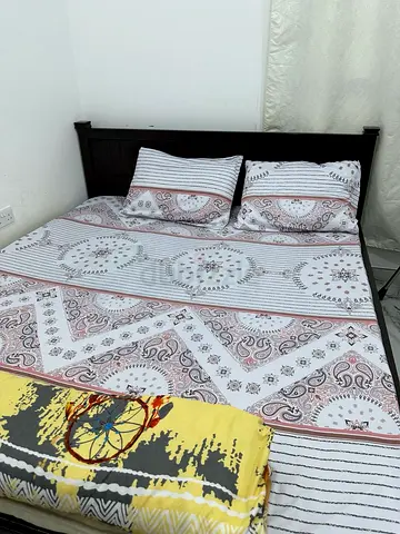 Bed with matress 180x200