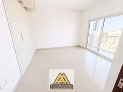 Sea view / Master bedroom and living room / Large area / Built-in wardrobes / On the main road /