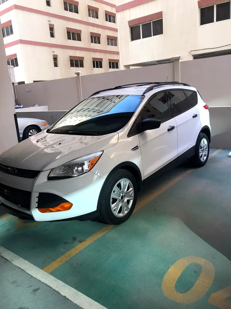 Ford Escape 2014 — photo 1 of 11