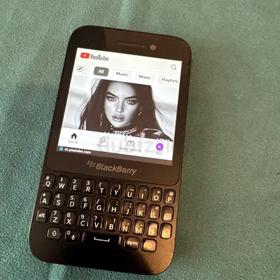 Blackberry Q5