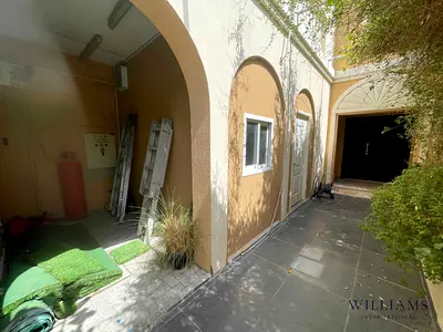 CORNER UNIT | VACANT | CONVERTED TWO BED