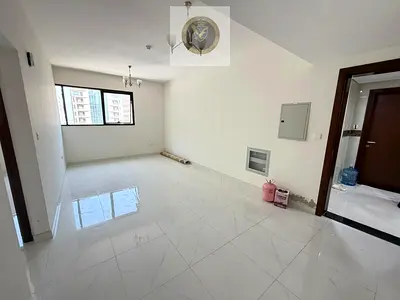 شقه غرفه وصاله للايجارالسنوى فى الممزر بإمارة الشارقه باركن مجانى بلكونه اطلاله مفتوحه مساحات واسعه  موقع مميزقريب الى دبى