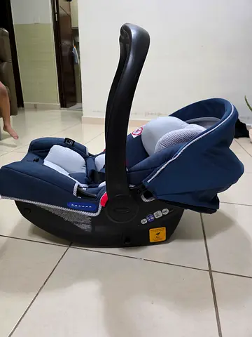 Infant Car Seat (Rear-facing) with Base - Good Condition