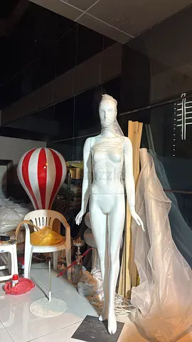 Female mannequin