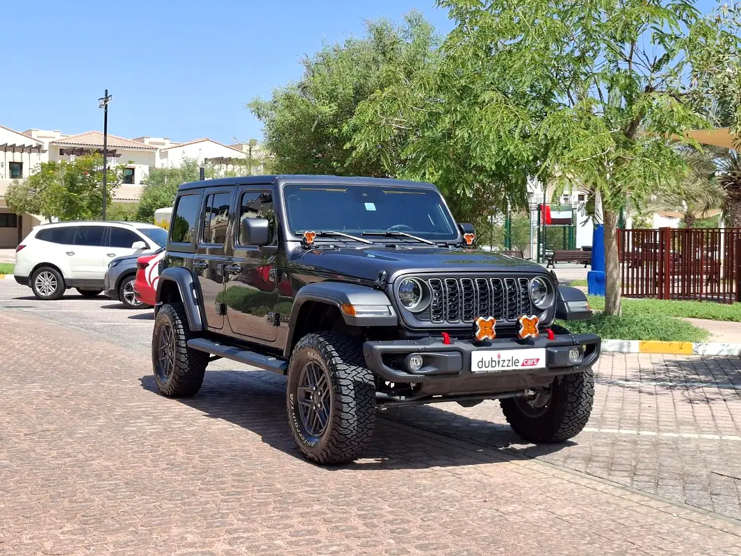 Jeep Wrangler 2025 — photo 1 of 12