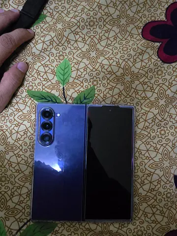 Samsung Galaxy Z Fold (foldable) - Good condition, comes with case