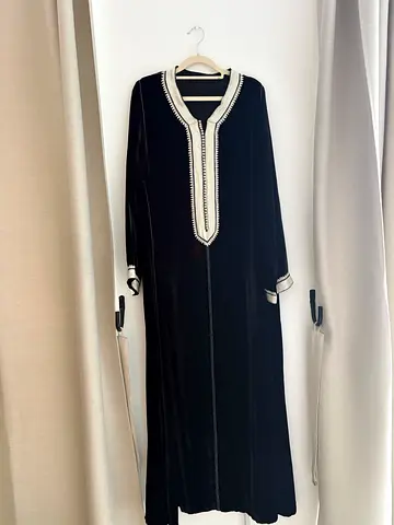 Black Abaya with White Trim and Belt - Good Condition