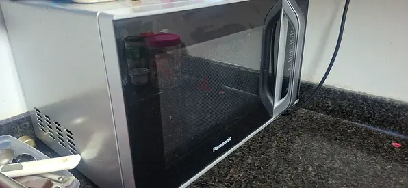 Panasonic Countertop Microwave Oven - Good Working Condition
