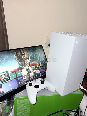 White Xbox Series X with Controller - Excellent Condition