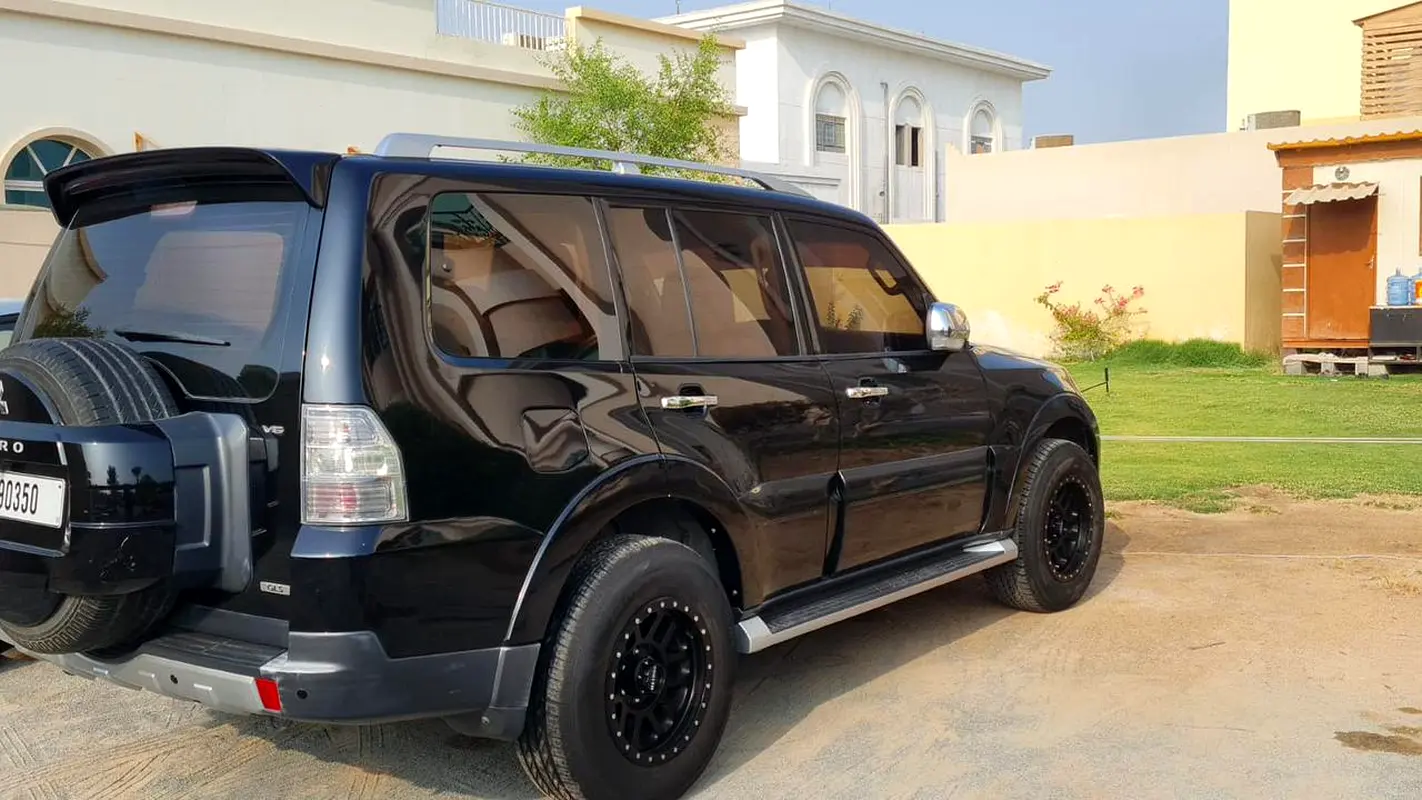 Mitsubishi Pajero 2008 — photo 1 of 10