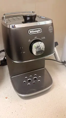 DeLonghi Compact Espresso/Cappuccino Machine – Good Working Condition
