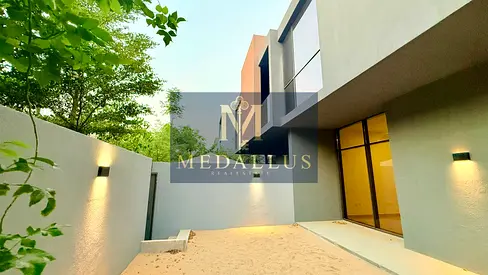 Ready to Move | Gated Community | 20 Mins to DXB