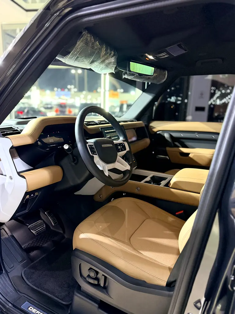 Land Rover Defender 2026