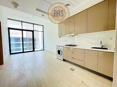 Pool View | 4 cheques | Spacious layout |