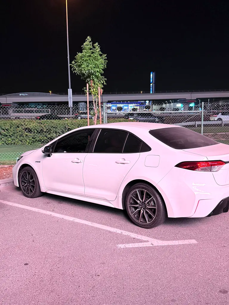 Toyota Corolla 2024 — photo 1 of 7