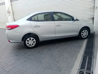2021 Toyota YARIS 照片 3