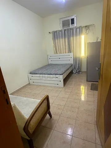 Studio for rent 2700 with furnish Deira