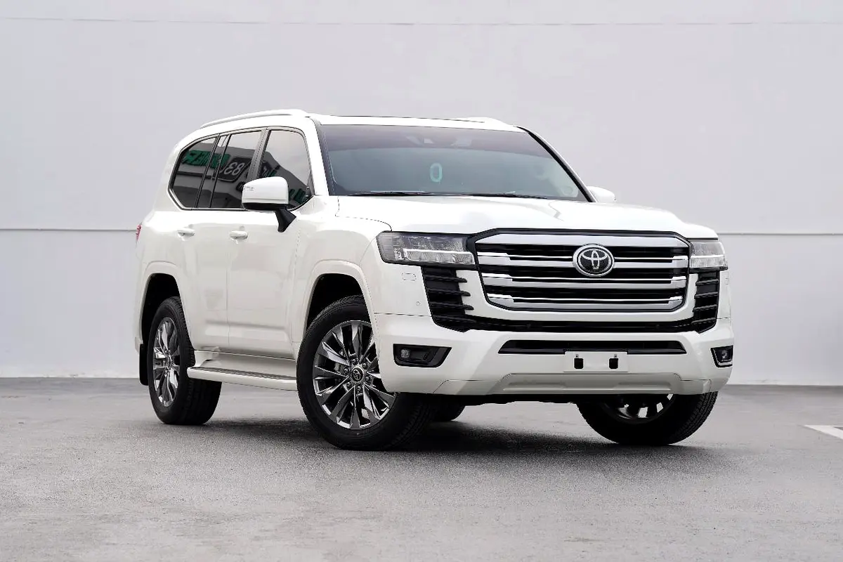 Toyota Land Cruiser 2022 — photo 1 of 15