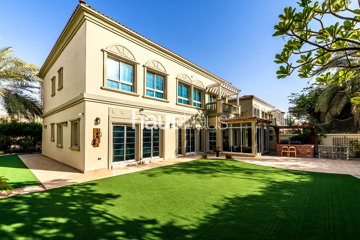 District 9 | Close to School + Park | Vacant Soon