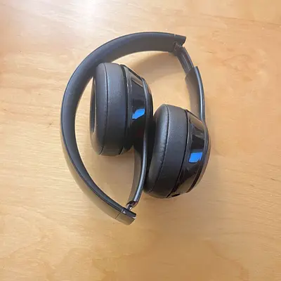 Beats Solo3 Wireless Over-Ear Headphones - Gloss Black