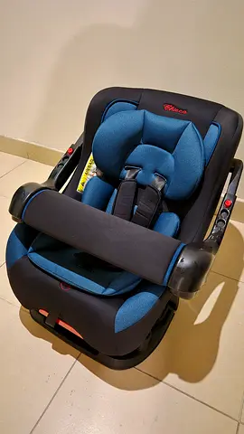 Infant rear-facing car seat with impact bar — gently used