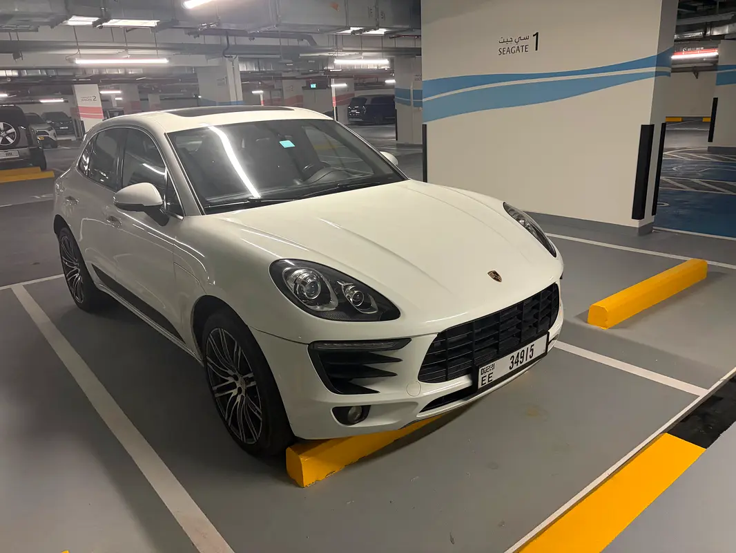 Porsche Macan 2015 — photo 1 of 5